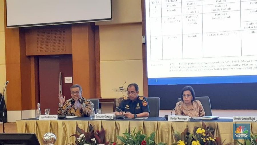 Direktorat Jenderal Bea dan Cukai Kementerian Keuangan (DJBC) memulangkan kembali (re-ekspor) sebanyak 374 kontainer limbah