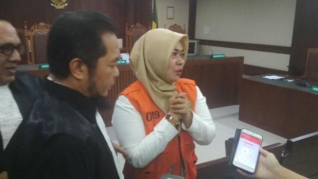 Perekam Video Penggal Jokowi Sujud Syukur Usai Divonis Bebas
