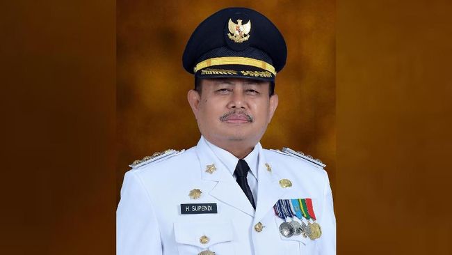 Bupati Indramayu Ditangkap Bersama 7 Orang Kasus Suap Proyek