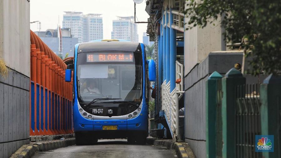 TransJakarta mulai diramaikan dengan kehadiran bus-bus baru merek Zhongtong asal China.