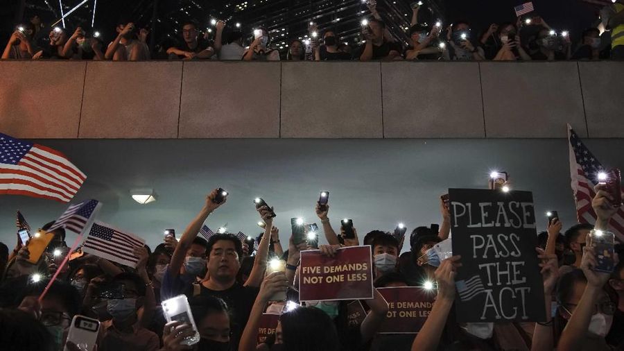 Goldman Sachs memprediksi Singapura memperoleh berkah US$ 4 miliar karena kekacauan di Hong Kong