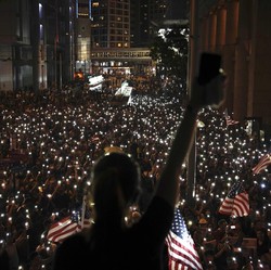Bola di Tangan Trump! Teken UU Hong Kong, Deal AS-China Batal