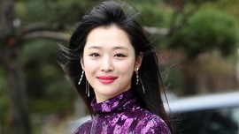 Personel f(x) Hadiri Pemakaman Tertutup Sulli