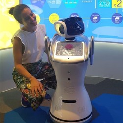 Nyata! Robot di Bandara Soekarno-Hatta Gantikan Manusia
