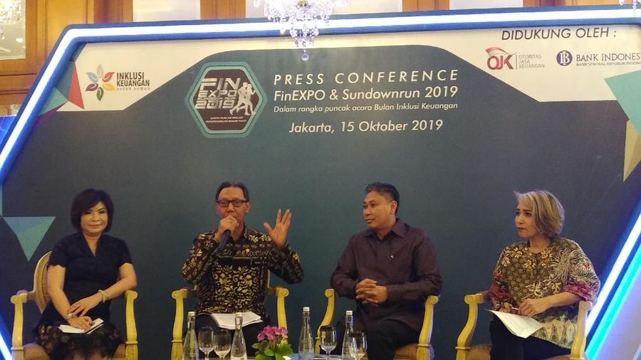OJK bekerjasama dengan Bank Indonesia, kementerian/lembaga terkait serta PUJK guna mencapai target inklusi keuangan hingga 75% pada akhir 2019.