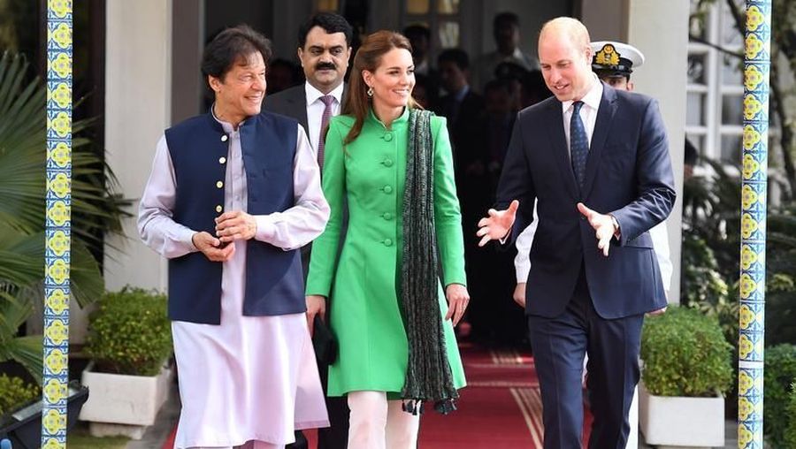 Pangeran William dan istri menghadiri pertemuan dengan Perdana Menteri Pakistan Imran Khan di Islamabad.
