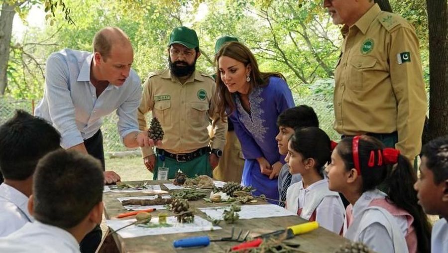 Pangeran William dan istri menghadiri pertemuan dengan Perdana Menteri Pakistan Imran Khan di Islamabad.