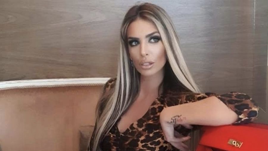 Mantan modal Playboy dan artis Ava Karabatic tengah mencoba peruntungannya.