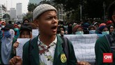 Mahasiswa mengatakan aksi unjuk rasa yang dilakukan murni untuk membahas hal substantif, yakni mengenai UU KPK hasil revisi. Dia menepis tudingan yang mengatakan unjuk rasa bertujuan menggagalkan pelantikan presiden. (CNN Indonesia/Andry Novelino)