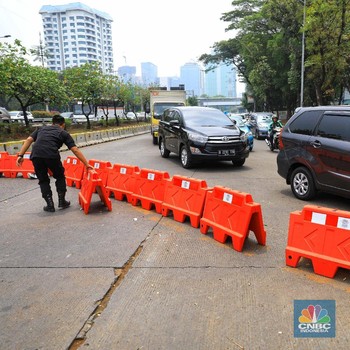 Walau tak Ada Demo, Jalan di Depan Gedung DPR/MPR Ditutup!
