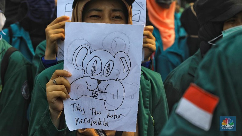 Puluhan Mahasiswa Berdemo Tuntut Keluarkan Perpu Terkait UU KPK