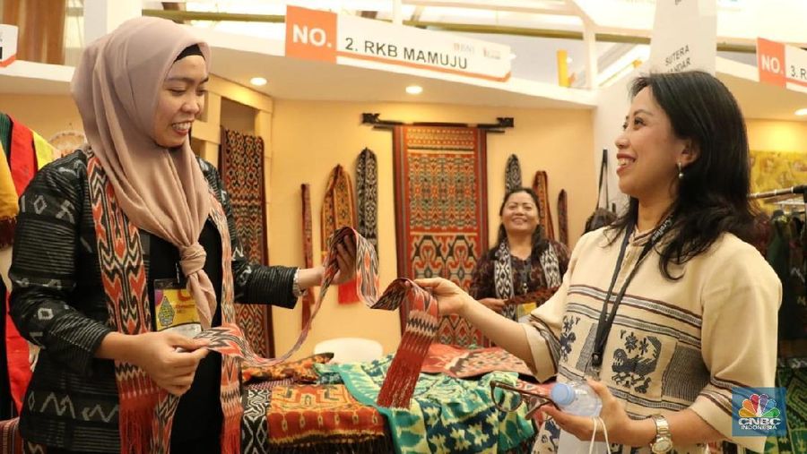 PT Bank Negara Indonesia (persero) Tbk (BNI) mengirimkan mitra binaan untuk mengikuti event pameran UKM di JCC yang bertajuk CRAFINA