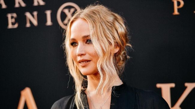 Jennifer Lawrence Resmi Menikah dengan Cooke Maroney