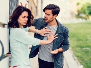 Ramalan Zodiak Cinta 25 Juli: Taurus Hindari Emosi, Leo Gunakan Logika Berpikir