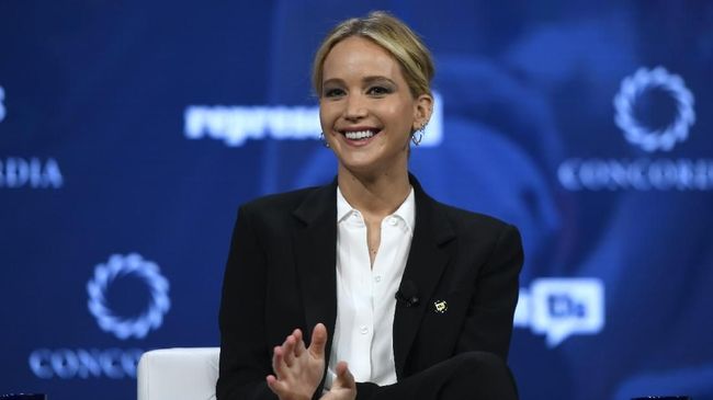 Jennifer Lawrence Tetap Santai Jelang Pesta Pernikahan