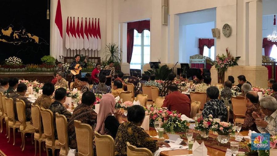 Presiden Joko Widodo (Jokowi) menggelar silaturahmi dengan Para Menteri Kabinet Kerja.