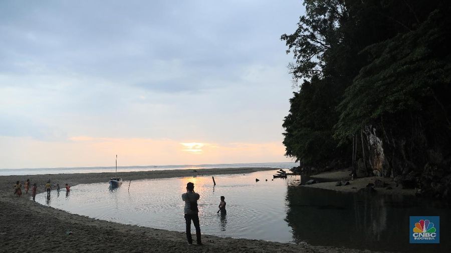 Sungai Tamborasi ini dinobati sebagai sungai terpendek di Dunia karena ukurannya yang pendek. WorldAtlas memasukan sungai ini sebagai sungai terpendek di dunia.