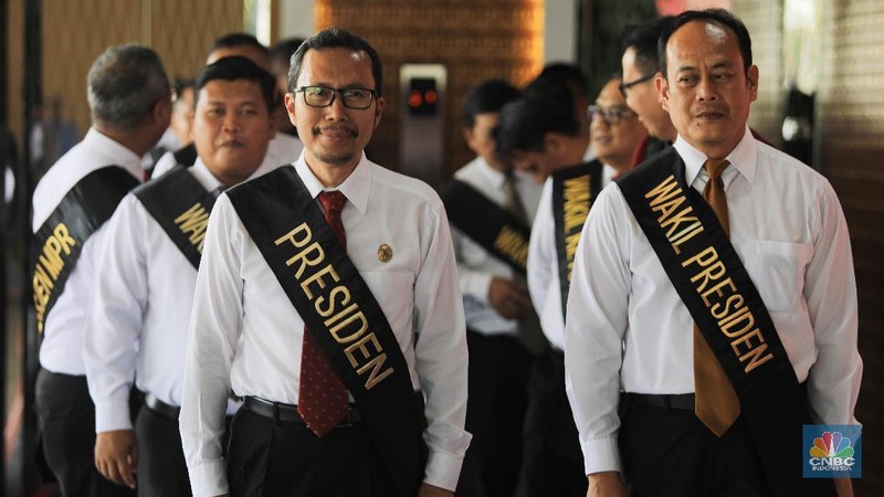 MPR menggelar gladi resik sebagai persiapan akhir pelantikan presiden dan wakil presiden terpilih.