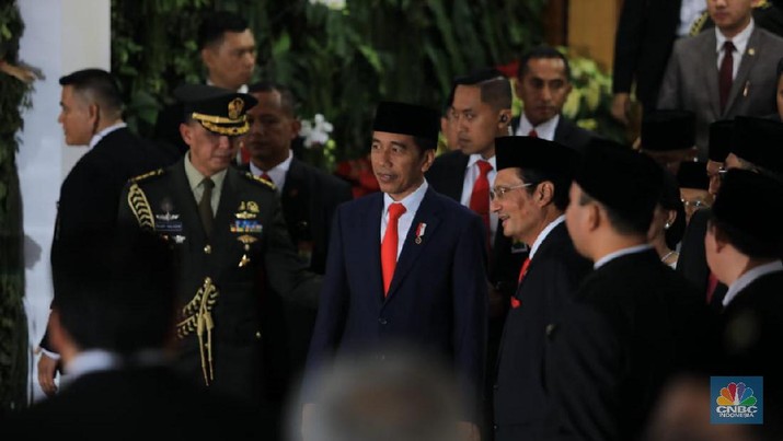 Dengan tak disinggungnya pemberantasan korupsi dalam pidato Jokowi, publik pun bertanya-tanya, terutama di tengah dugaan pelemahan KPK.