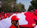 Bendera Merah Putih 200 Meter Sambut Pelantikan Jokowi-Ma'ruf