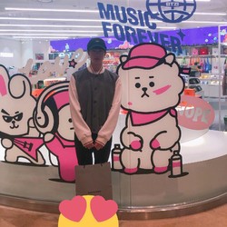 Dipakai Artis Kpop, Balenciaga Raup Rp 15 T di 2019