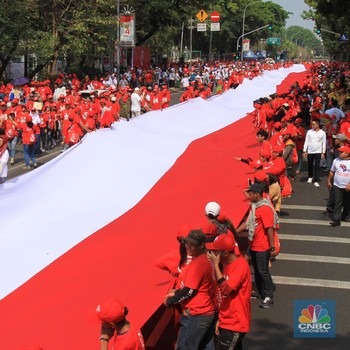 Jokowi Dilantik, Relawan Kibarkan Bendera Sepanjang 200 Meter