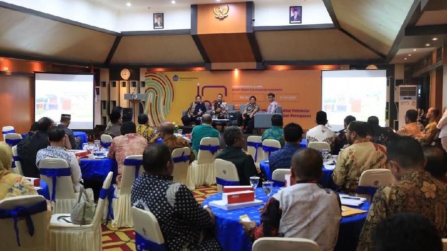 Kita tidak bisa menunggu dana APBN untuk bisa menutupi gap infrastruktur khususnya di Aceh.