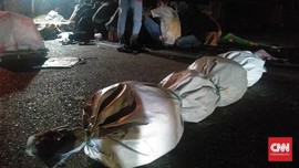 Kawal Kasus, Mahasiswa Kendari Berkemah di Depan Polda