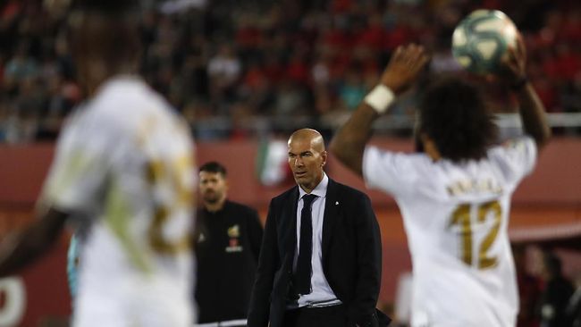 Download Gambar gambar zidane real madrid Terbaru