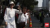 Relawan yang menghadiri syukuran pelantikan Jokowi datang dari berbagai daerah. Relawan menggelar acara di kawasan Monumen Nasional. (CNN Indonesia/Safir Makki)
