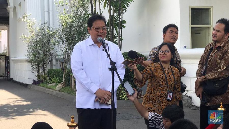 Airlangga menyampaikan bocoran pertemuanya dengan Presiden Jokowi.