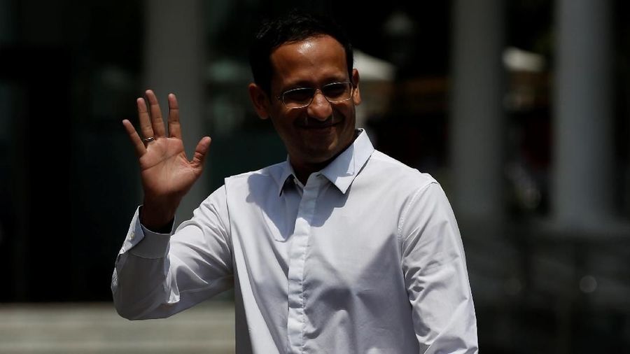 Nadiem Makarim resmi menjadi menteri pendidikan dan kebudayaan (Mendikbud) pada Kabinet Indonesia Maju.