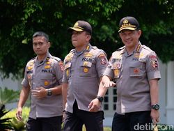 Jokowi Berhentikan Jenderal Tito dari Kapolri, Surat Sudah Diterima DPR Jokowi Berhentikan Jenderal Tito dari Kapolri, Surat Sudah Diterima DPR