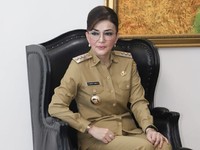 Berkemeja Putih, Bupati Minahasa Selatan Juga ke Istana