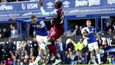Gylfi Sigurdson menggandakan keunggulan Everton atas West Ham United di pengujung laga. Kendati menang 2-0 atas The Hammers, The Toffees masih menempati papan tengah mendekati zona degradasi. (AP Photo/Jon Super)