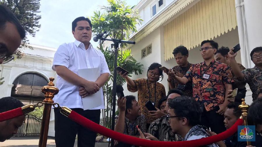Informasi ini semakin jelas tatkala Erick terlihat diundang ke istana negara pada pagi hari ini (21/10/2019) menggunakan kemeja putih,