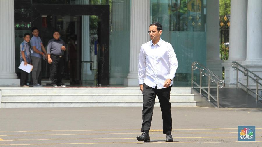 Nadiem Makarim menyatakan mundur dari Gojek setelah ditawari posisi Menteri dalam kabinet Jokowi Jilid II. Nadiem disebut sebagai menteri digital.
