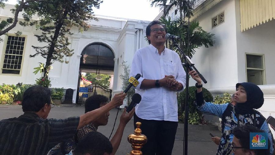 Presiden Joko Widodo akan mengumumkan susunan kabinet Jokowi-Ma'ruf. Jelang pengumuman, sejumlah tokoh merapat ke Istana Kepresidenan Jakarta.