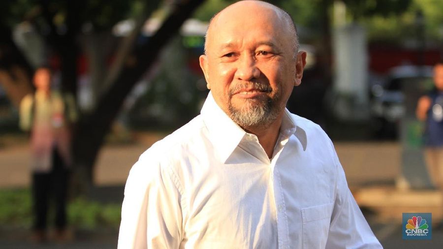 Menteri Koperasi dan Usaha Kecil Menengah (UKM) Teten Masduki mendesak koperasi simpan pinjam yang bermasalah untuk segera cari solusi.