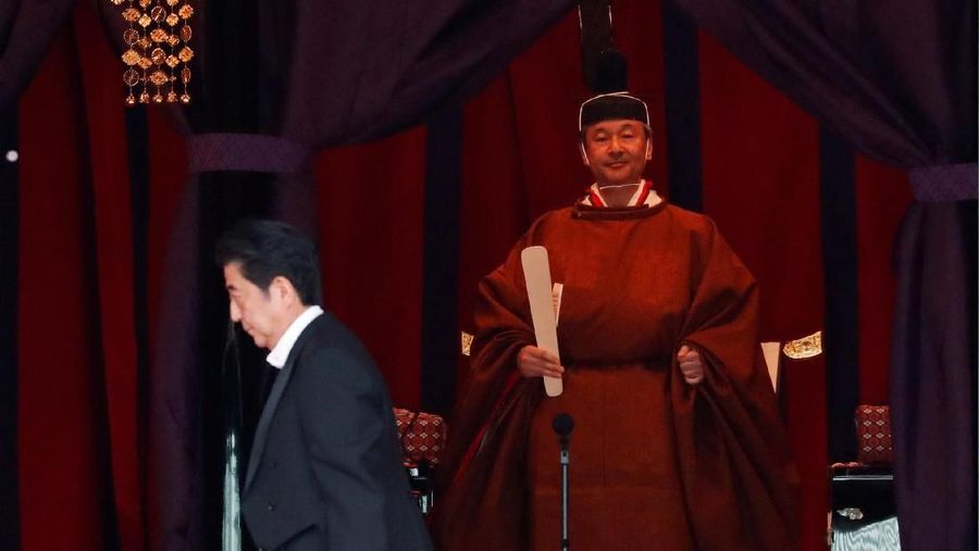 Kaisar Jepang Naruhito secara resmi mengumumkan kenaikannya ke atas takhta dalam upacara tradisional.