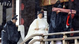 Kaisar Jepang Dilantik hingga Raja Thailand Cabut Gelar Selir