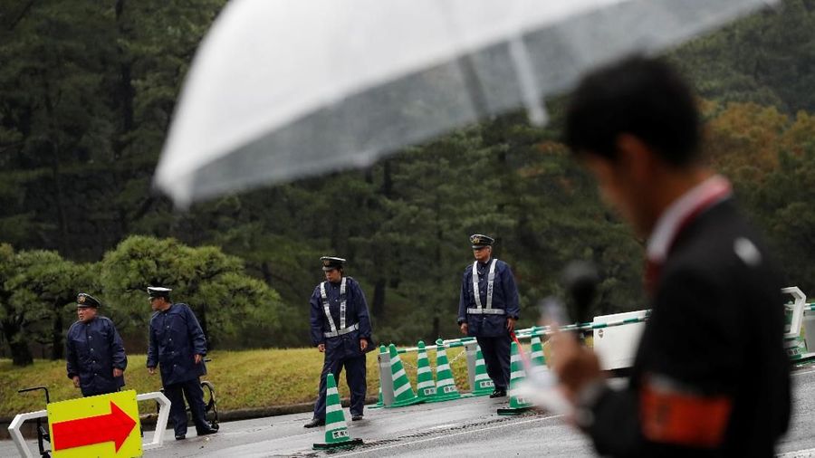 Kaisar Jepang Naruhito secara resmi mengumumkan kenaikannya ke atas takhta dalam upacara tradisional.