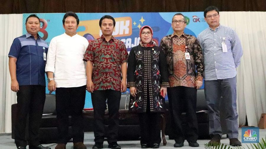 Bank bjb dan Otoritas Jasa Keuangan (OJK) Regional 2 Jawa Barat menggelar diskusi publik tentang seluk-beluk industri jasa keuangan.