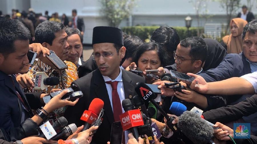 Presiden Joko Widodo memiliki tugas berat untuk Menteri Pendidikan dan Kebudayaan (Mendikbud) Nadiem Makarim.