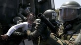 Amuk massa di Chile diduga adalah akumulasi kekecewaan rakyat terhadap pemerintah selama bertahun-tahun. (AP Photo/Esteban Felix)