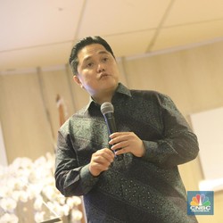 Surat Edaran Erick Thohir: BUMN Rugi, Pakai Kelas Ekonomi!