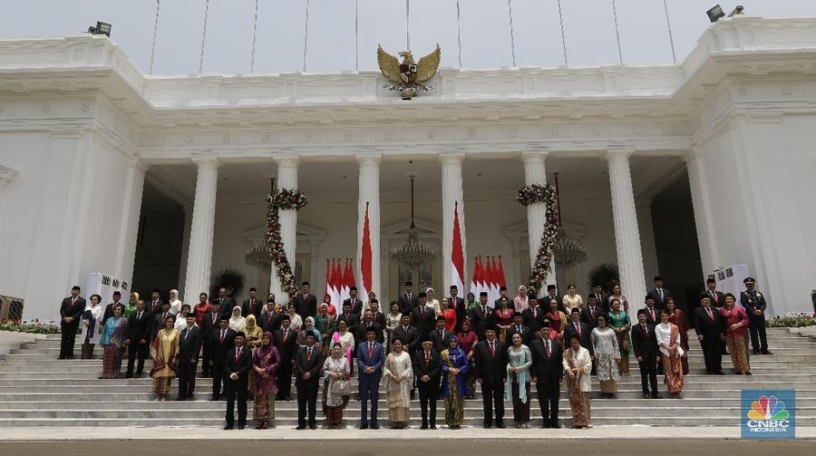 Pengamat menilai ada beberapa pos kementerian/lembaga yang belum cocok dengan bidangnya.