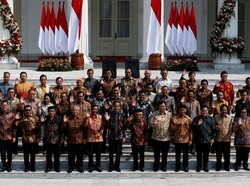 Gaya Jokowi Umumkan 38 Menteri Kabinet Indonesia Maju
