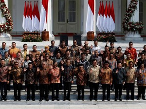 Gaya Jokowi Umumkan 38 Menteri Kabinet Indonesia Maju