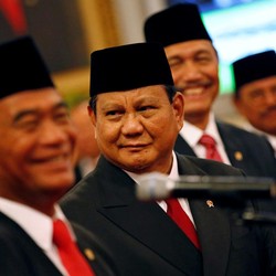 Wajah Semringah Menteri Baru, 5 Saham Ini Diborong Asing!